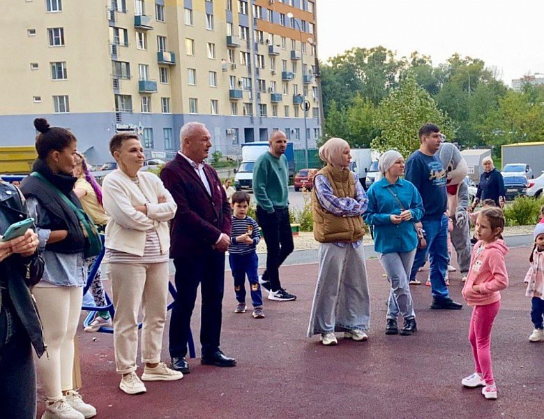 ДЕНЬ ДВОРА