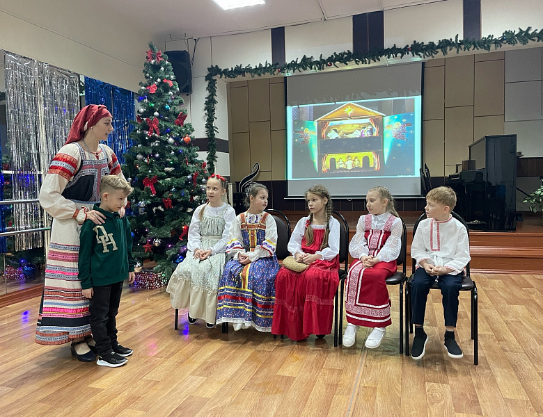В НАШЕЙ ГОРНИЦЕ ВЕСЕЛЬЕ