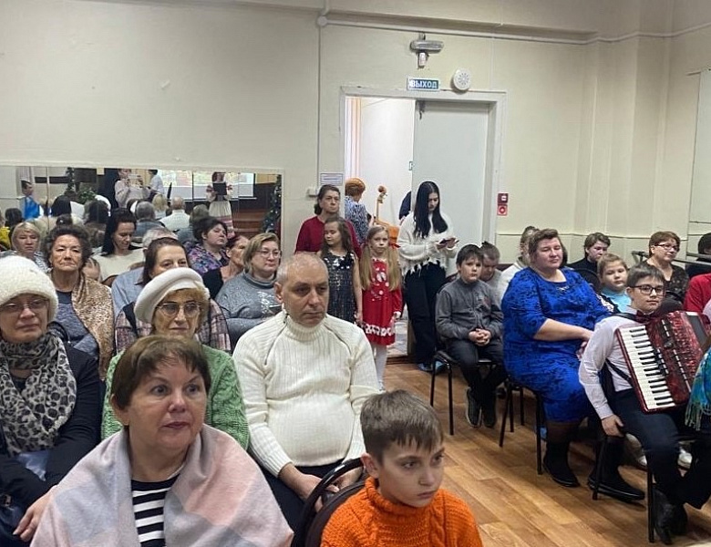 КРЕЩЕНСКИЙ СВЕТ