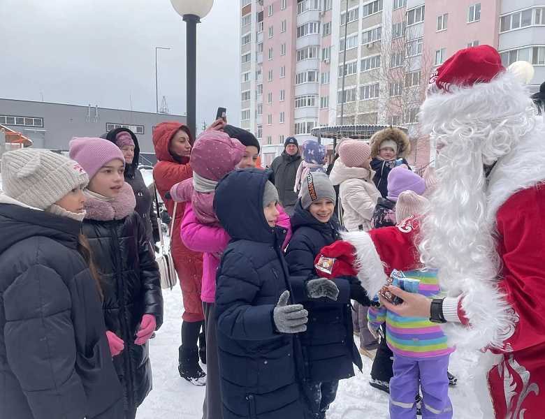 НОВОГОДНЕЕ МЕРОПРИЯТИЕ НА УЛ.65-ЛЕТИЯ ПОБЕДЫ, 11