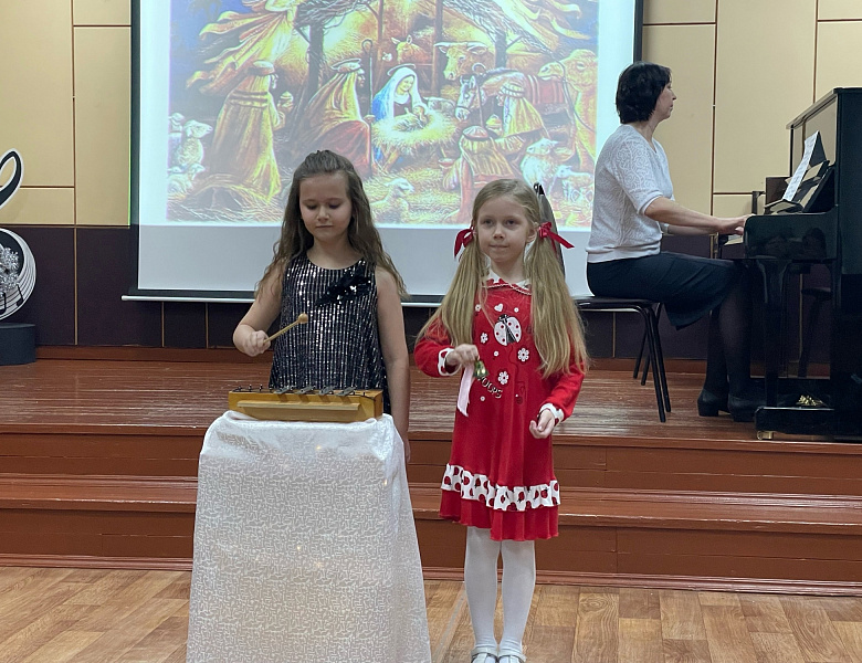 КРЕЩЕНСКИЙ СВЕТ
