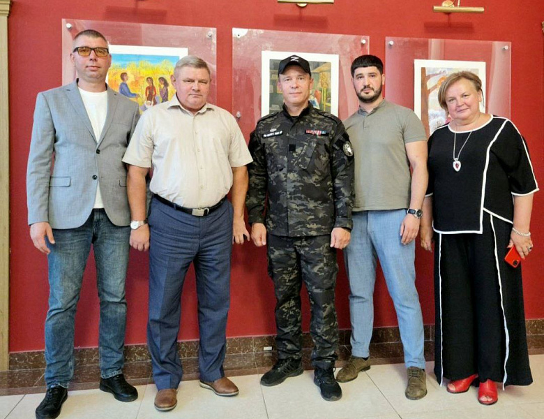 ТРИСТА, ТРИДЦАТЬ, ТРИ!