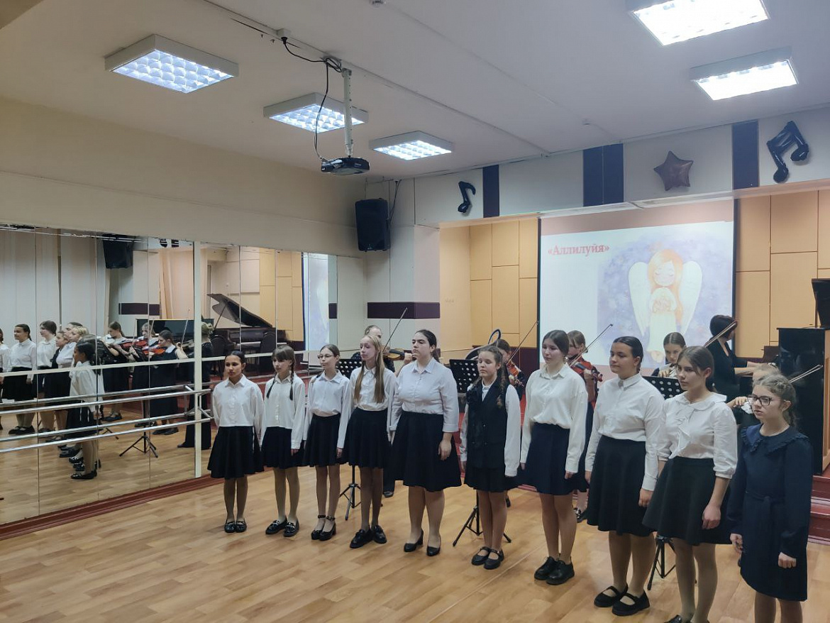ЗАГЛЯНИТЕ В МАМИНЫ ГЛАЗА