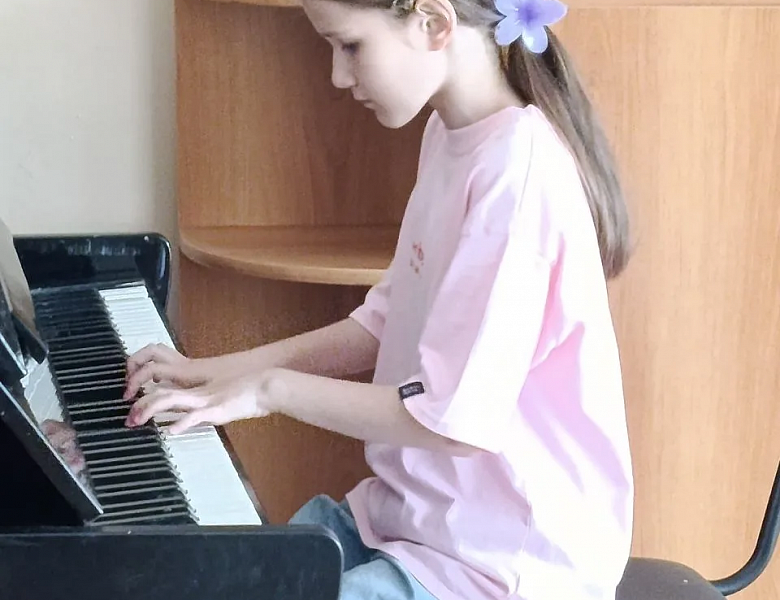 КАНИКУЛЫ С МУЗЫКОЙ