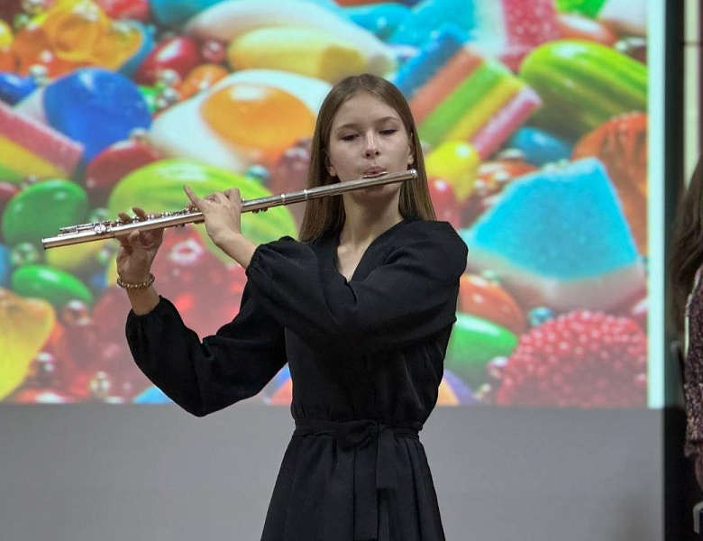 ВЕСЬ МИР НАЧИНАЕТСЯ С МАМЫ