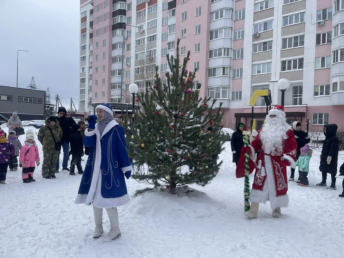 НОВОГОДНЕЕ МЕРОПРИЯТИЕ НА УЛ.65-ЛЕТИЯ ПОБЕДЫ, 11