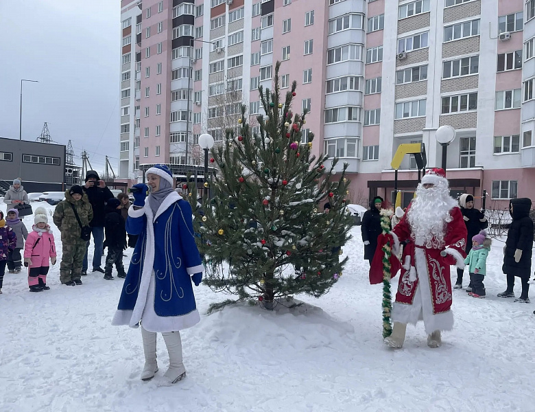 НОВОГОДНЕЕ МЕРОПРИЯТИЕ НА УЛ.65-ЛЕТИЯ ПОБЕДЫ, 11
